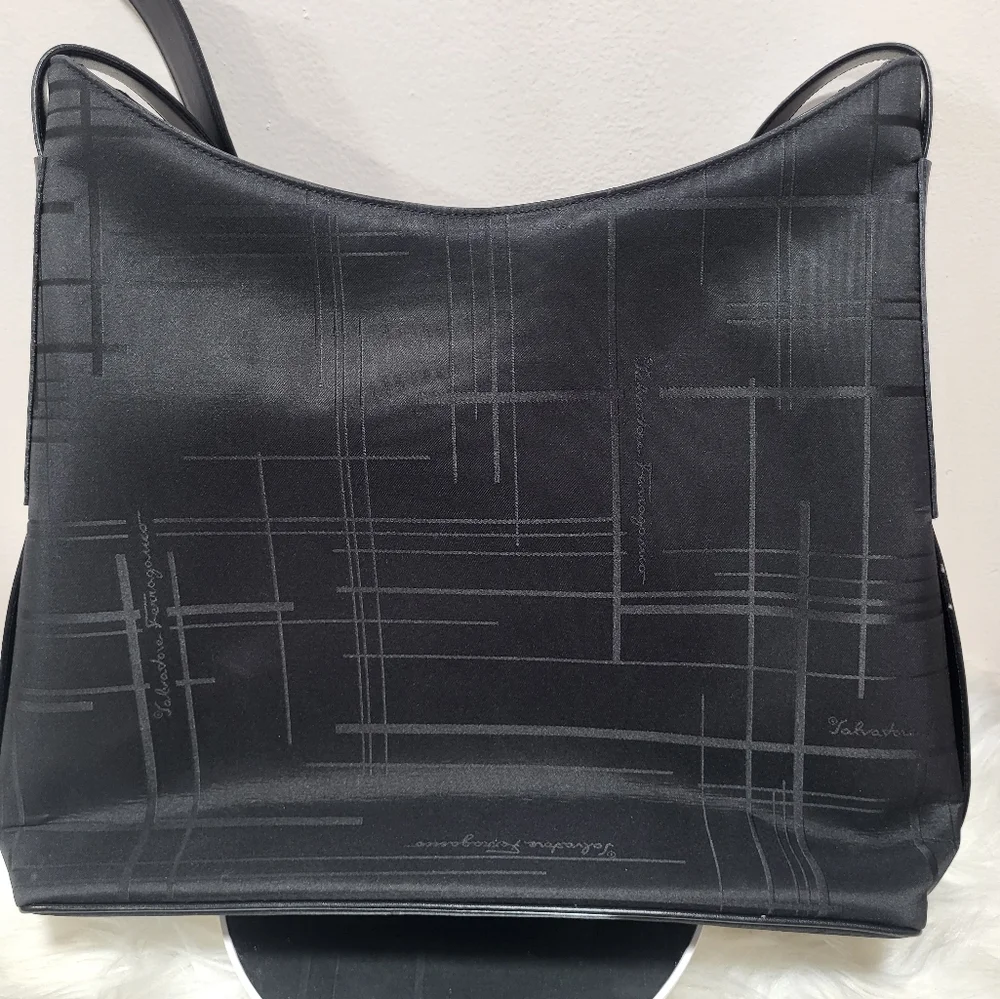 Like New condition Ferragamo Shoulder Bag Black Nylon